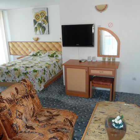 Sianie Guest House Ravda Exteriér fotografie