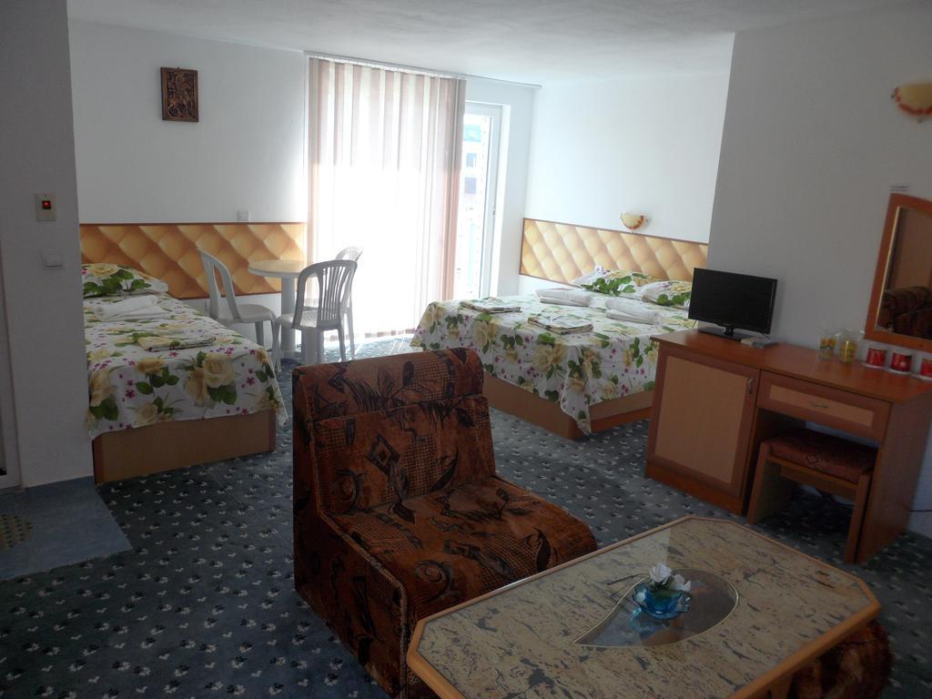 Sianie Guest House Ravda Exteriér fotografie